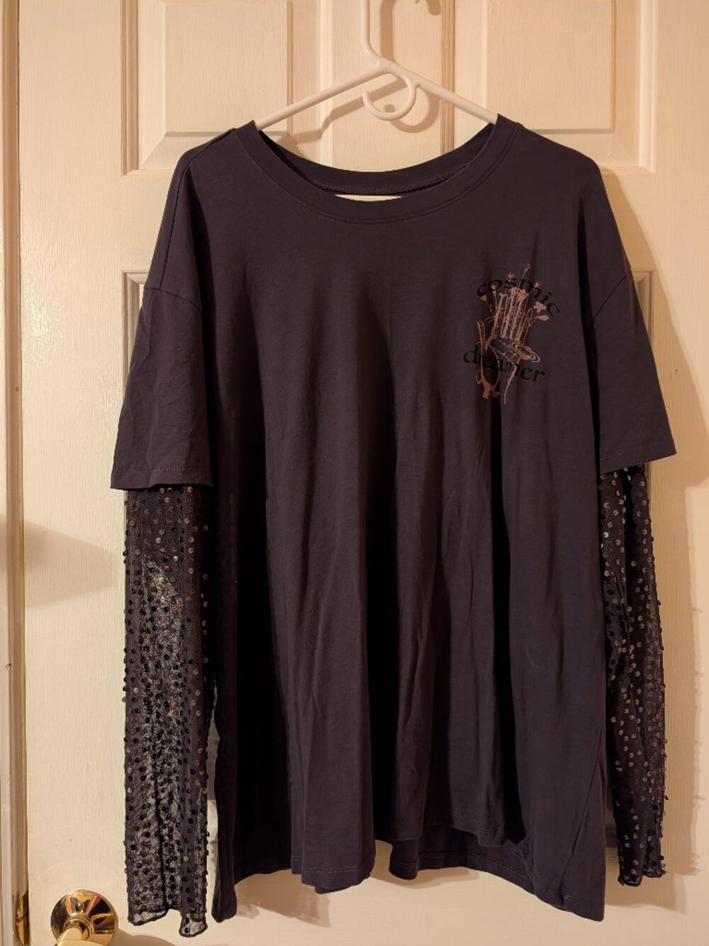 Torrid T-shirt with Long sequin Sleeves ~ 3/3X/22-24